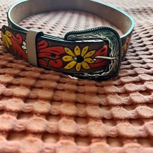 Brand new never worn sunflower tooled belt